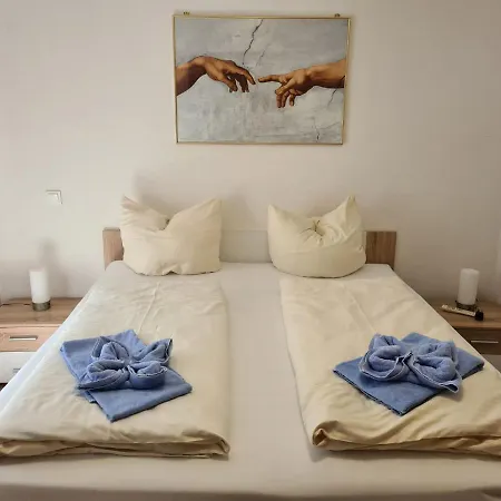 Queen De Luxe Apartment *